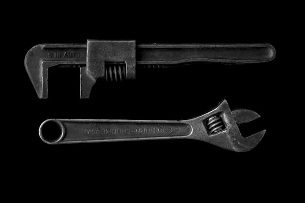 Professional pipe wrenches for plumbing repair